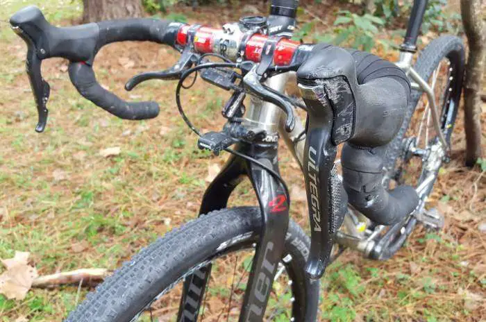 Crashed and well used, the Ultegra Di2 levers keep on ticking.
