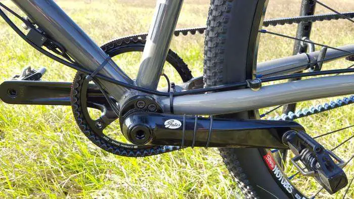 Di2 battery resides inside the seatpost.