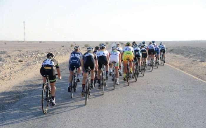 Classic echelon formation with the last rider close to the gutter.