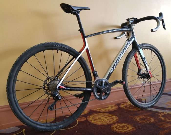 devinci hatchet gravel bike