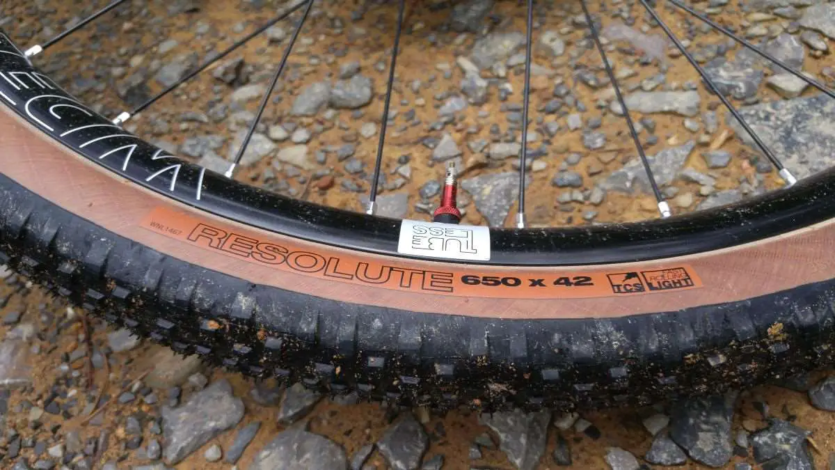 650b tubeless tires