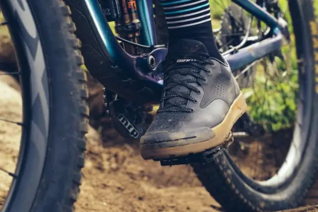 giant bicycles offroad shoes 2019