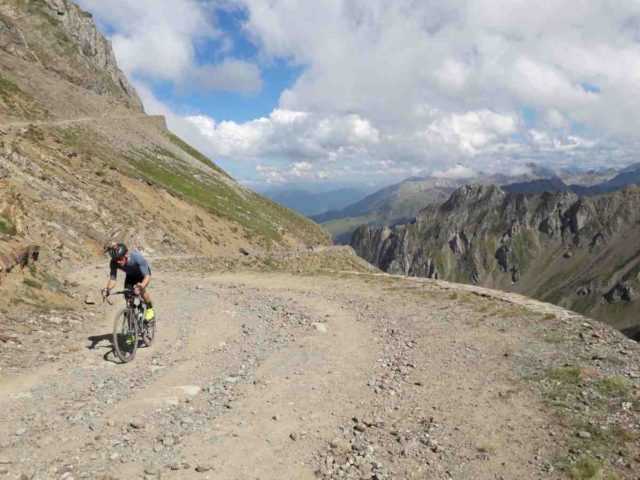 escape to the pyrenees gravel tours