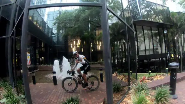 touring downtown tampa by bicycle