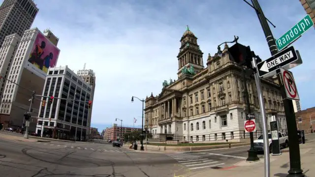 bicycle tour of detroit michigan