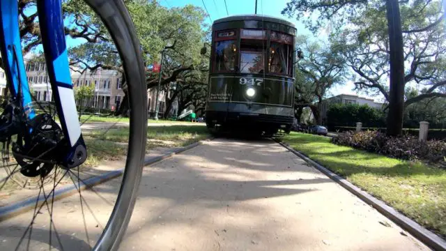 tour new orleans on bicycle