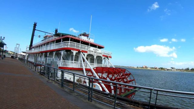 tour new orleans on bicycle