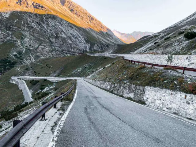 stelvio pass gravel cycling