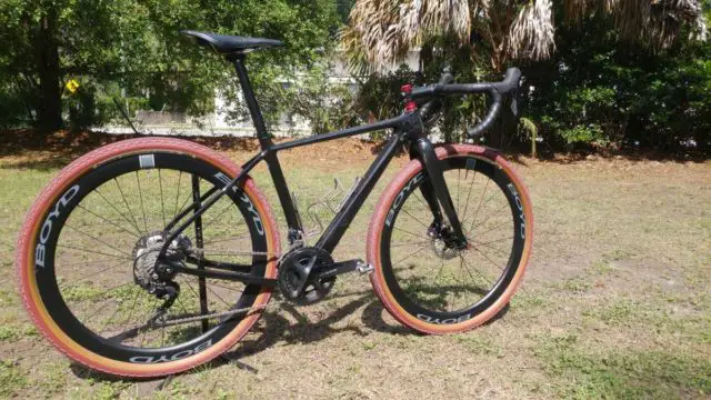 knobby tires on gravel bikes