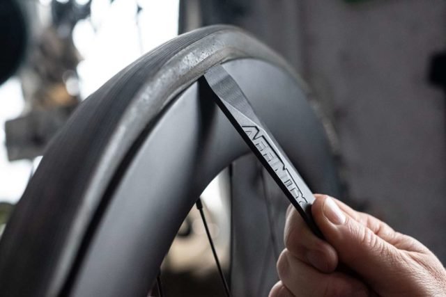 affinity cycles carbon fiber tire lever review