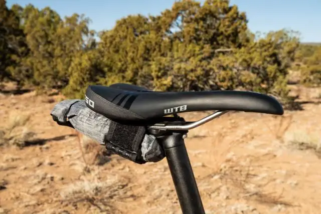 Wolf Tooth Components B-RAD TekLite Roll-Top Bag review