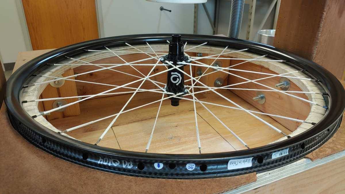 These Fabric Bicycle Spokes Are the Lightest Spokes in the World