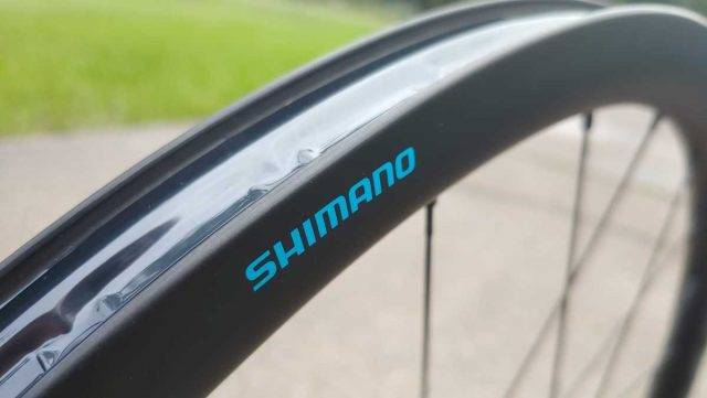shimano grx carbon gravel wheel review