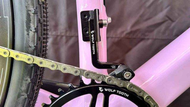wolf tooth components chain retention review