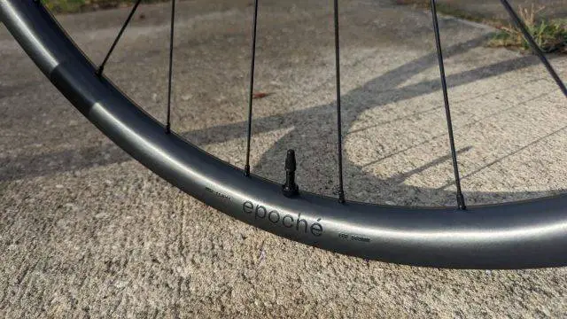logos components epoche wheelset review