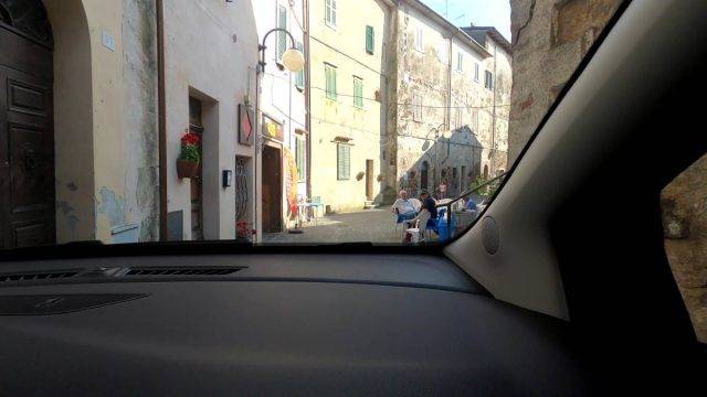 driving a rental car in italy