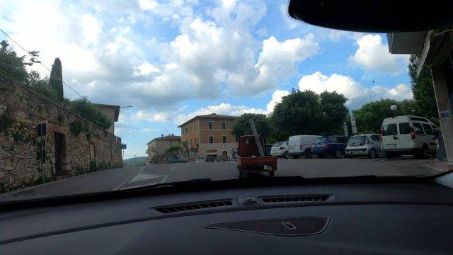 driving a rental car in italy