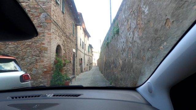 driving a rental car in italy