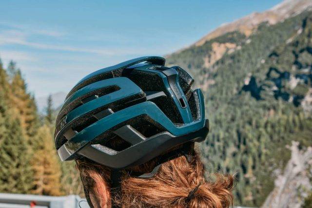 lazer Z1 KinetiCore helmet review