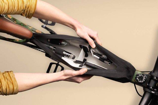 tailfin cycling Long Top Tube Bag review