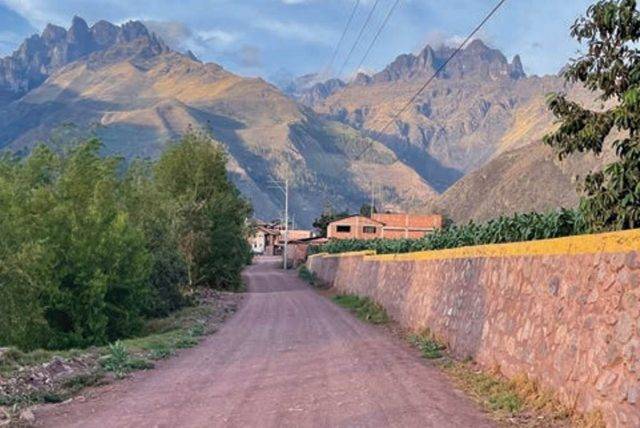 Sacred Valley of Cusco peru gravel cycling adventure