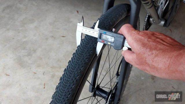 does bicycle rim width affect tire with