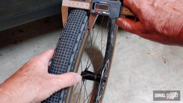 does bicycle rim width affect tire with