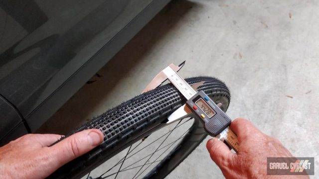 does bicycle rim width affect tire with