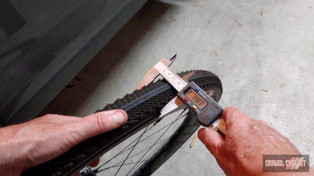 does bicycle rim width affect tire with