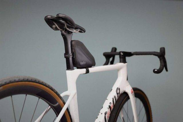 tailfin cycling rear top tube bag review