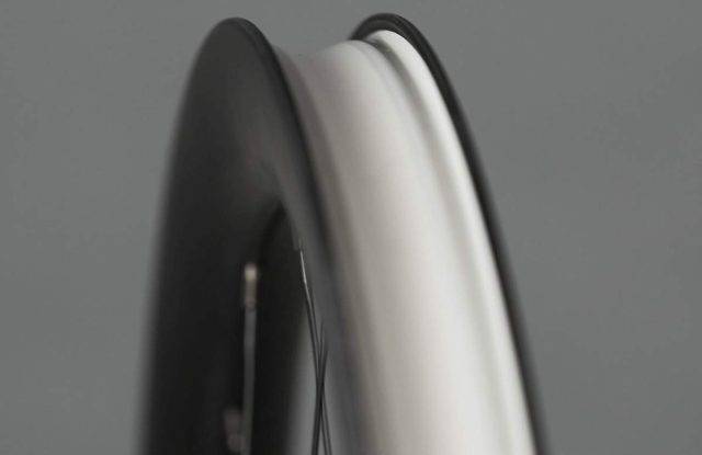 logos components carbon rim