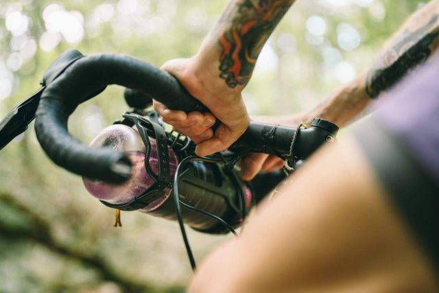 tailfin bar cage review