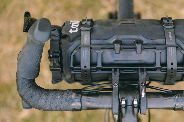 tailfin bar cage review