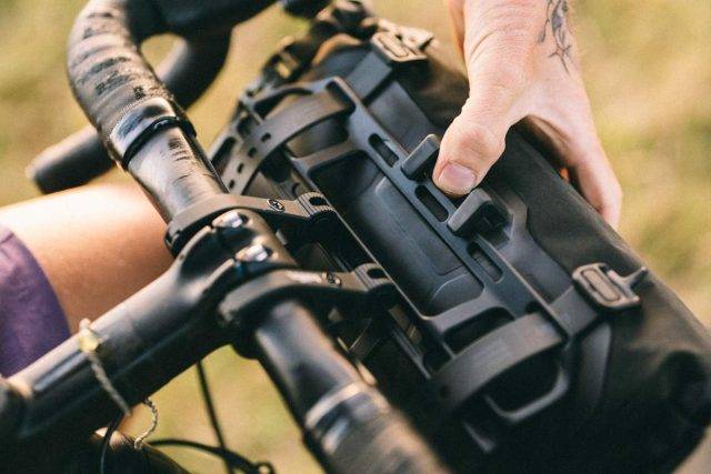 tailfin bar cage review