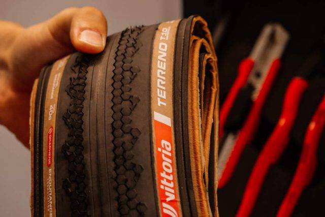 vittoria gravel endurance range