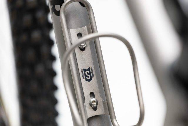 stinner titanium bottle cage review