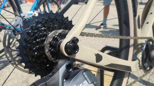 pivot cycles vault gravel bike