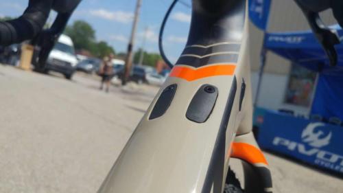 pivot cycles vault gravel bike