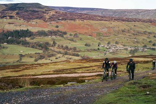 ride the struggle uk gravel