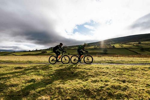 ride the struggle uk gravel