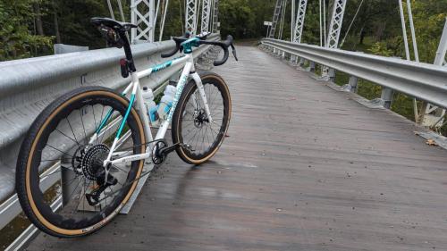 gravel cycling festival velopigs